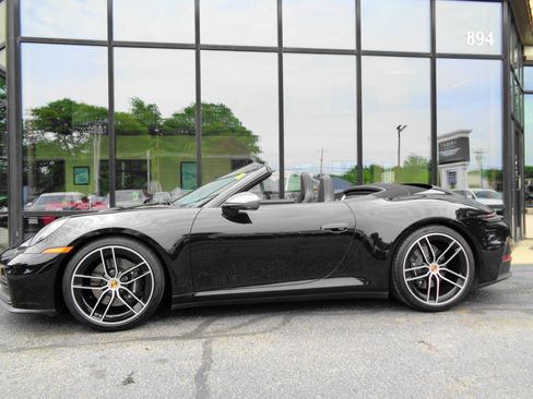Used 2026 Porsche 911 Carrera T RWD image 8
