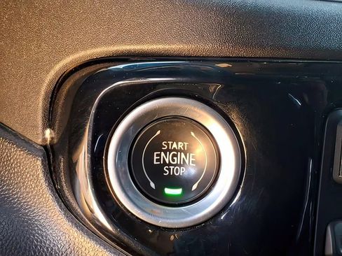 Used 2022 GMC Sierra 1500 SLT AWD/4WD image 16