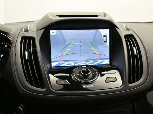 Used 2017 Ford Escape Titanium image 18