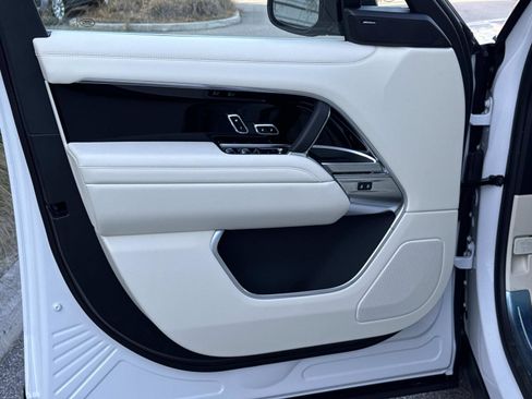 New 2026 Land Rover Range Rover Long Wheelbase SE image 19