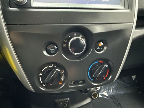Used 2019 Nissan Versa Note SV FWD image 30