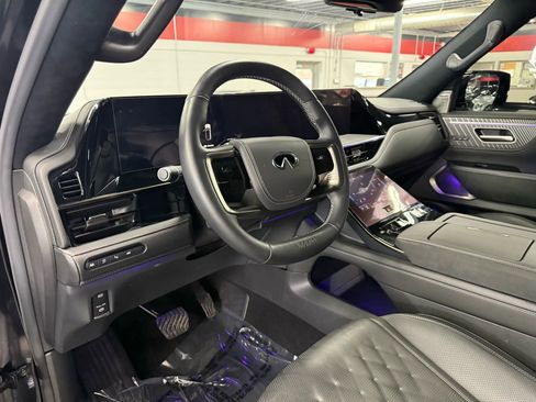 Used 2025 INFINITI QX80 Autograph w/ Premium Cargo Package image 12