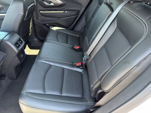 Used 2023 GMC Terrain SLT image 22