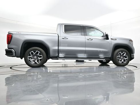 Used 2024 GMC Sierra 1500 SLT w/ X31 Off-Road Package AWD/4WD image 24