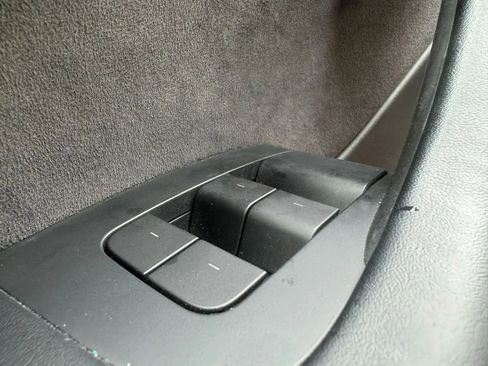 Used 2023 Tesla Model 3 Standard Range image 33