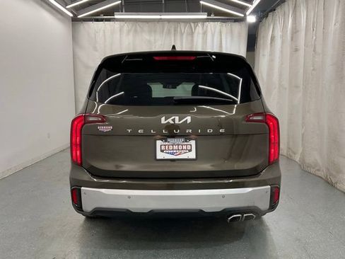 Used 2024 Kia Telluride S w/ S Sunroof Package FWD image 6