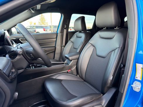 New 2026 Jeep Compass Latitude image 14