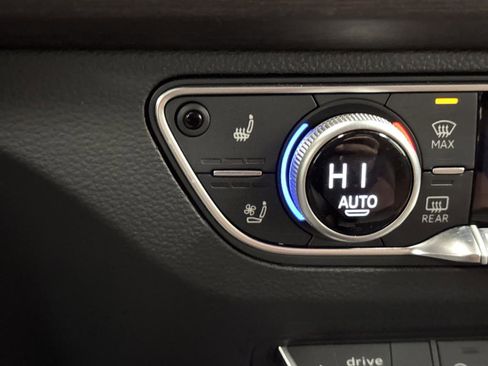 Used 2025 Audi Q5 2.0T Premium Plus w/ Premium Plus Package image 8