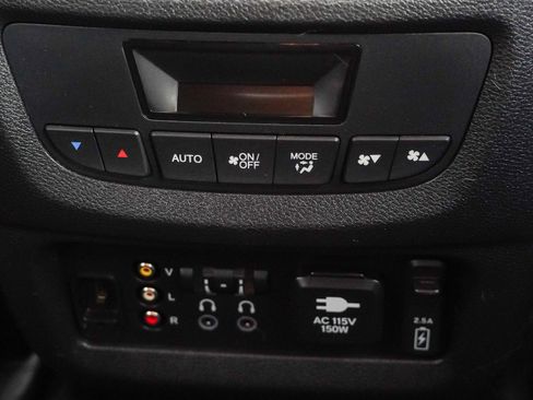 Used 2016 Honda Pilot Touring image 34