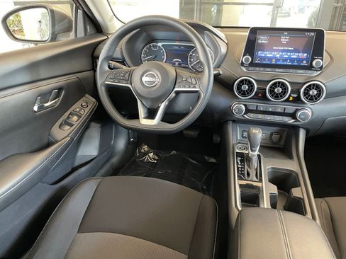 Used 2025 Nissan Sentra SV image 32