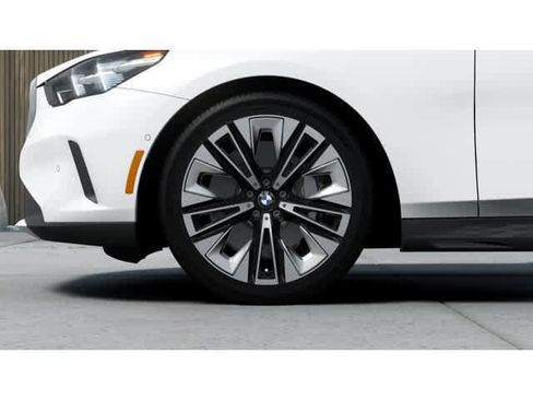 New 2026 BMW 530i xDrive w/ Premium Package image 8
