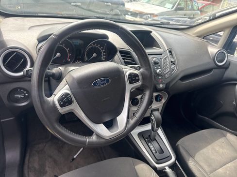 Used 2015 Ford Fiesta SE image 8