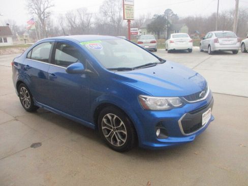 Used 2018 Chevrolet Sonic LT w/ Convenience Package image 17