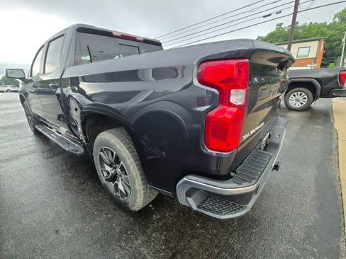 Used 2023 Chevrolet Silverado 1500 LT AWD/4WD image 5