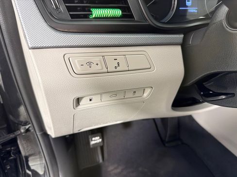 Used 2018 Hyundai Sonata SE w/ Cargo Package image 12