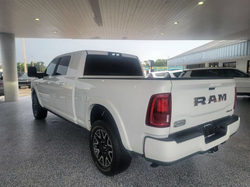 Used 2025 RAM 2500 Limited AWD/4WD image 3