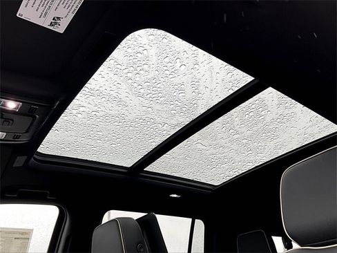 New 2025 Chevrolet Suburban Premier image 15