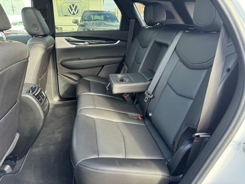 Used 2025 Cadillac XT5 Premium Luxury image 10