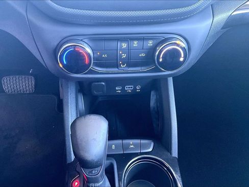 Used 2022 Chevrolet TrailBlazer LS FWD image 11