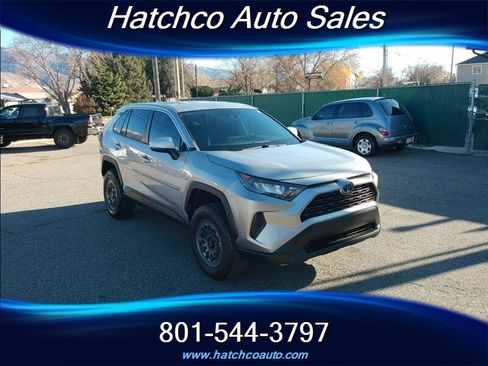 Used 2022 Toyota RAV4 LE image 7