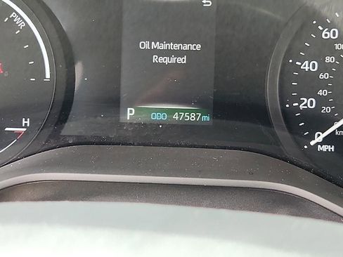 Used 2021 Toyota Sienna XLE image 21