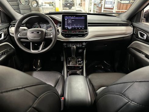 Certified 2024 Jeep Compass Limited AWD/4WD image 12