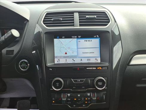 Used 2019 Ford Explorer XLT AWD/4WD image 26