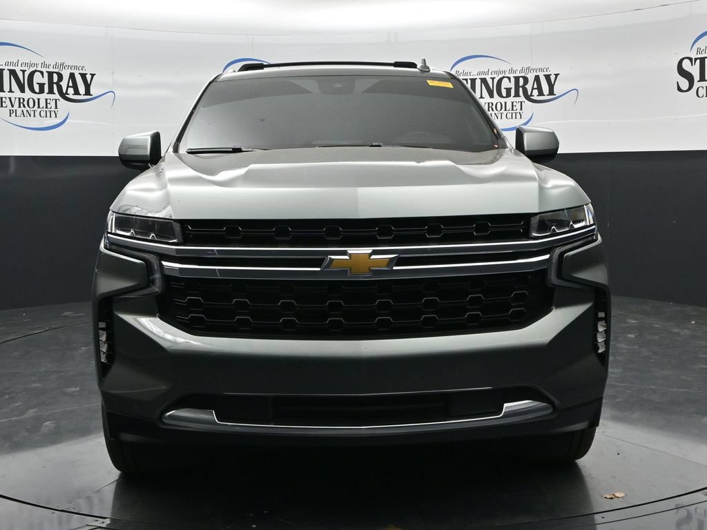 Used 2023 Chevrolet Suburban LS RWD image 2