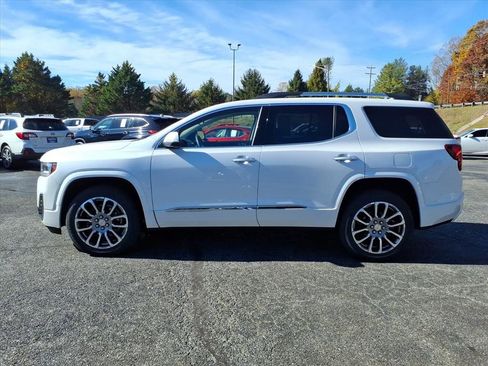 Used 2023 GMC Acadia Denali w/ Denali Technology Package image 6