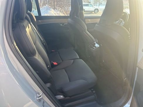 Used 2025 Volvo XC90 B6 Plus image 12