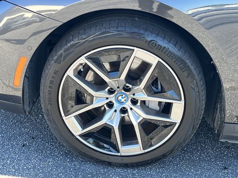 Used 2024 BMW i5 eDrive40i image 33