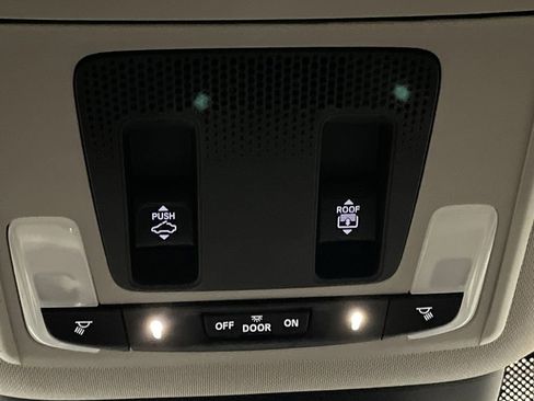 Used 2024 Honda Pilot Touring image 27