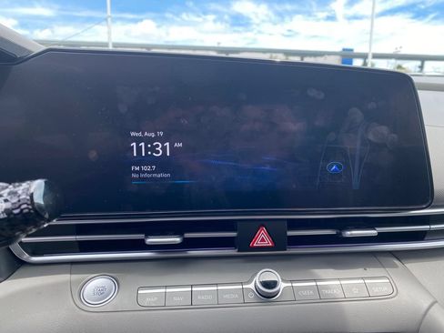 Certified 2024 Hyundai Elantra SEL FWD image 34
