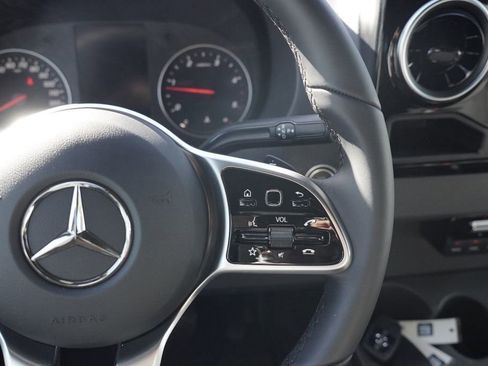 Used 2024 Mercedes-Benz Sprinter 2500 image 20