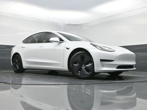 Used 2019 Tesla Model 3 Standard Range Plus image 23