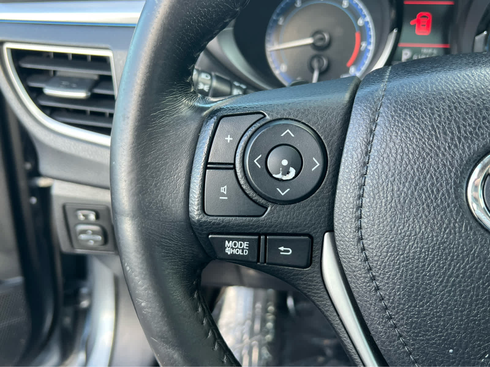 Used 2014 Toyota Corolla S FWD image 32