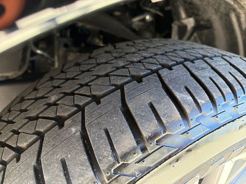 Used 2024 Nissan Armada SL w/ Captain's Chairs Package image 13