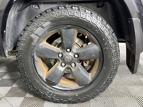 Used 2018 RAM 1500 SLT image 60