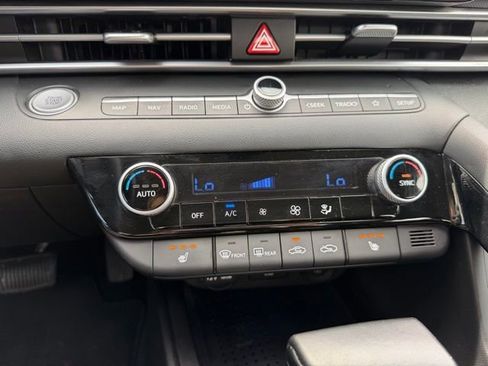 Used 2023 Hyundai Elantra SEL w/ Convenience Package FWD image 22