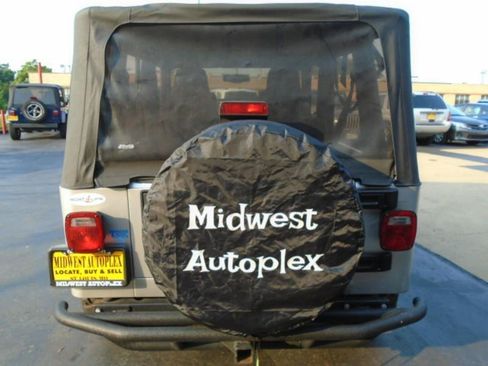 Used 2005 Jeep Wrangler Unlimited AWD/4WD image 8