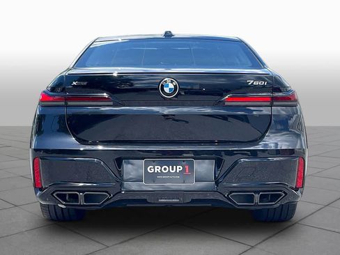 Used 2026 BMW 760i xDrive w/ Executive Package AWD/4WD image 4