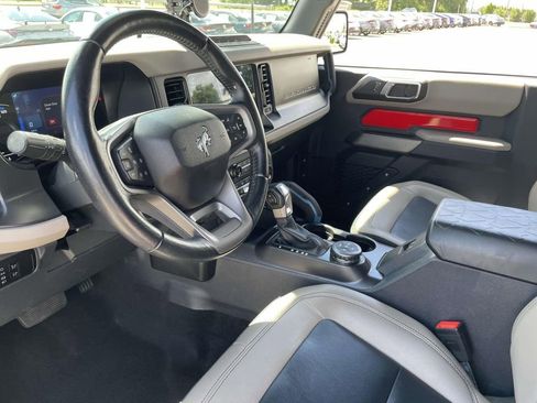 Used 2023 Ford Bronco Wildtrak image 11