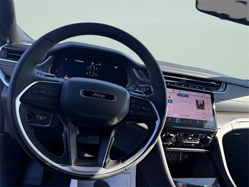 New 2025 Jeep Grand Cherokee L Limited image 17