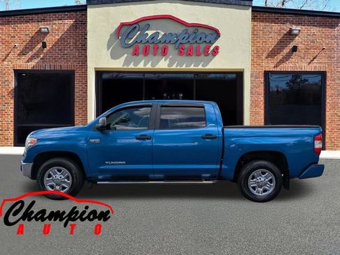 Used 2017 Toyota Tundra SR5 w/ SR5 Upgrade Package RWD image 10
