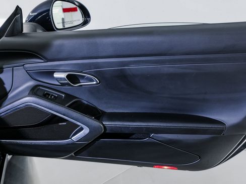 Used 2017 Porsche 911 Carrera 4 image 25