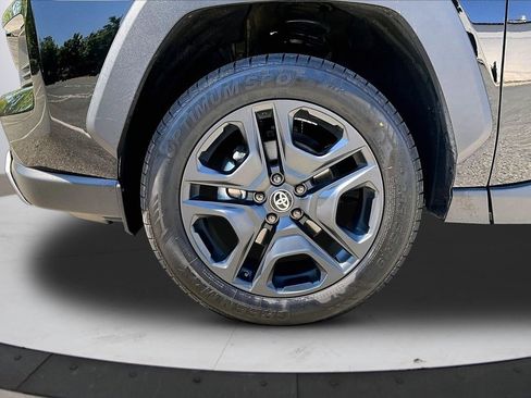 Used 2024 Toyota RAV4 Adventure AWD/4WD image 32