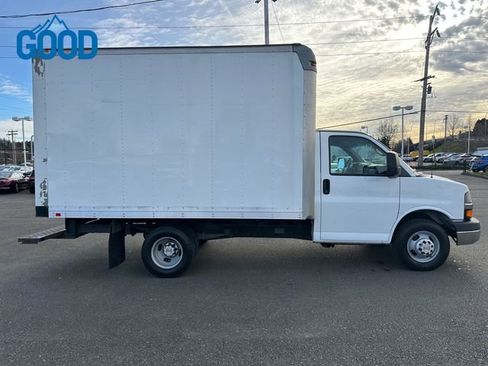 Used 2014 Chevrolet Express 3500 w/ Chrome Appearance Package image 15