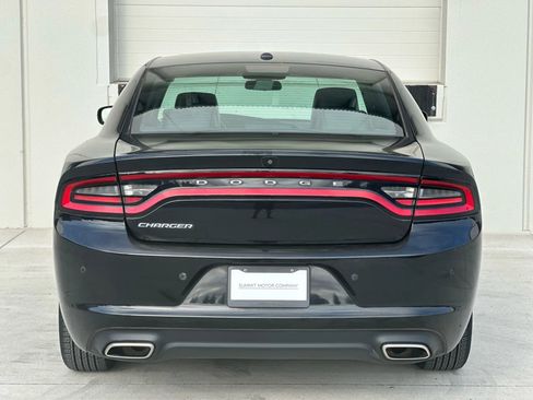 Used 2020 Dodge Charger SXT w/ Leather Interior Group image 4
