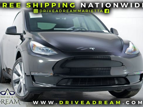 Used 2024 Tesla Model Y 2WD image 2