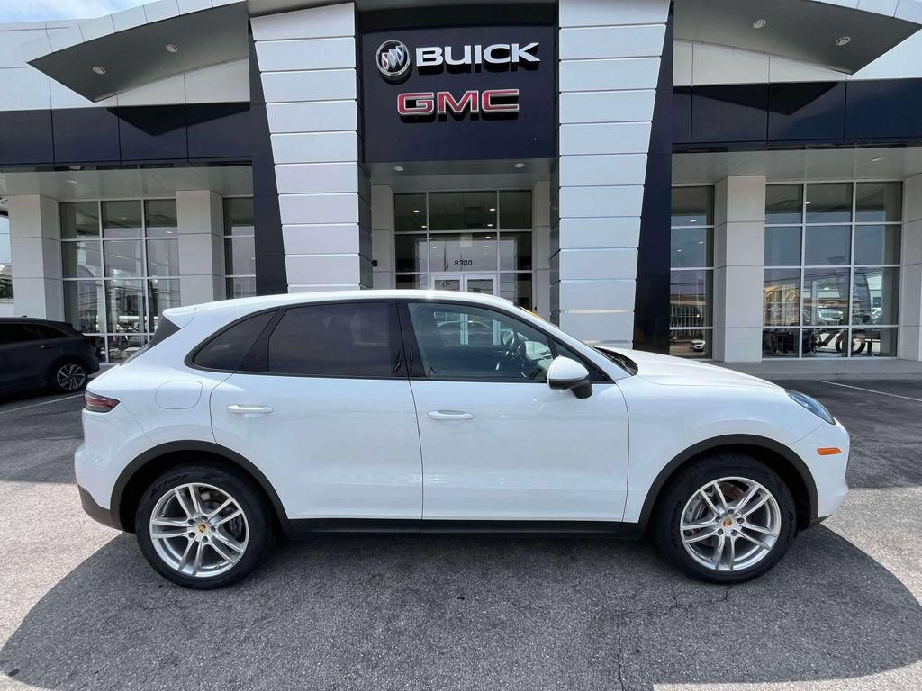 Used 2021 Porsche Cayenne AWD/4WD image 2
